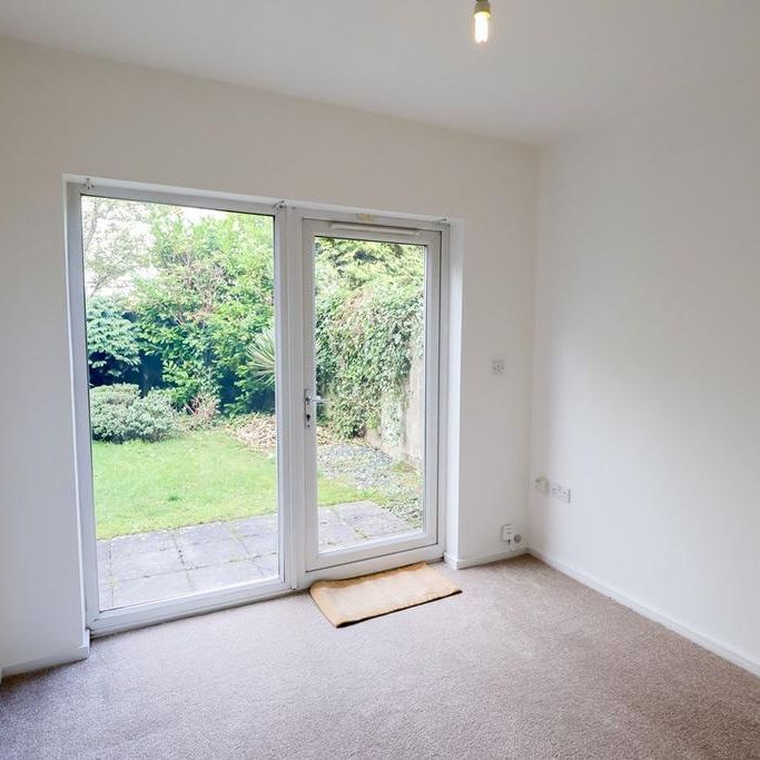 3 bedroom end of terrace house to rent - Photo 1