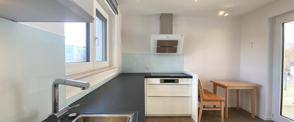Exklusive und großräumige 3-Zimmerwohnung mit Balkon und EBK - Foto 1
