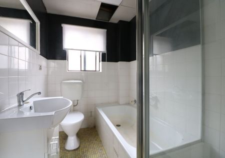 PRIME LOCATION - READY TO MOVE IN!!! - Photo 5