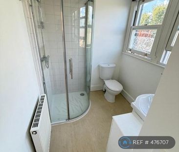 3 bedroom flat to rent - Photo 6