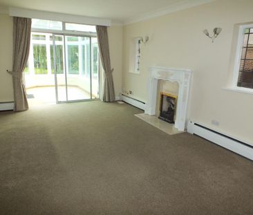 4 bedroom detached house to rent - Photo 2