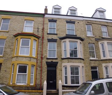 1 bed Flat - Photo 1