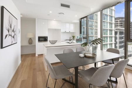 NEWSTEAD - 2 BEDROOM UNIT WITH GREAT VIEWS - Photo 3