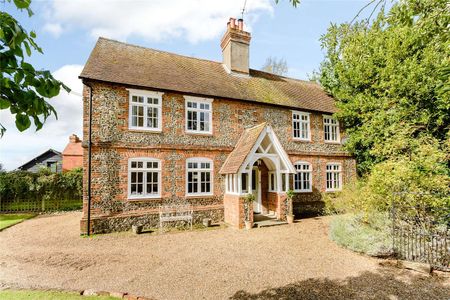 A delightful detached three period property set in lovely surroundings with countryside views - Photo 3