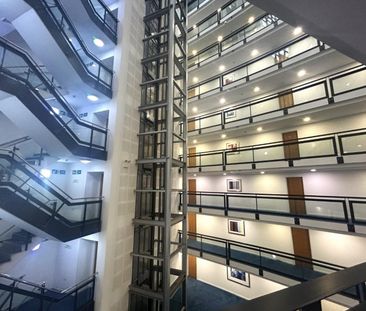 1 bedroom Flat To Let - Photo 2