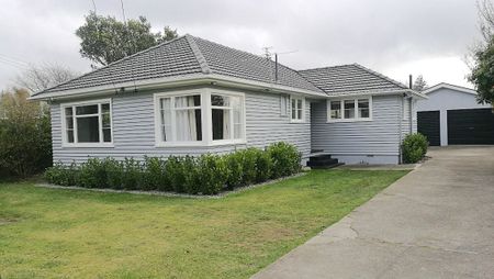 Home of 3 bedroom house and a sleep-out & ensuite - Photo 3