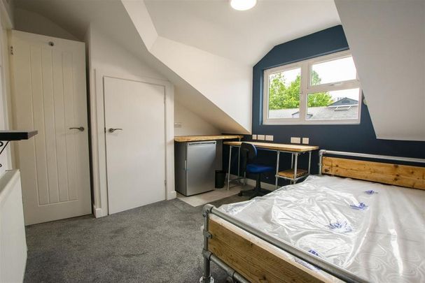 6 bedroom house to rent - Photo 1