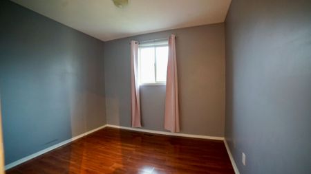 For Lease - 32 Vintage Crescent, St. Catharines, Ontario - Photo 4