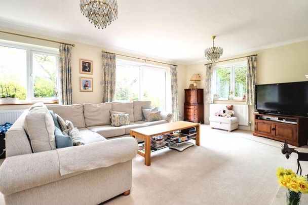 5 bedroom detached house to rent - Photo 1