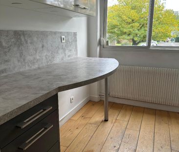 Location Appartement 4 pièces 74m² CALUIRE ET CUIRE 69300 - Photo 3