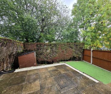3 bedroom end of terrace house to rent - Photo 2