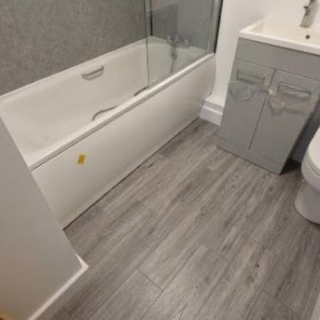 Market Street, Oakengates (A) - £725 pcm - Photo 3
