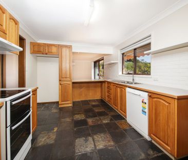 Bright & Sunny Family Home - Photo 1