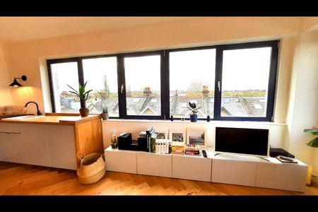 2 Bed Flat, London, SW18 - Photo 2