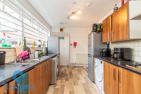 7 bed Flat for Rent - Photo 4