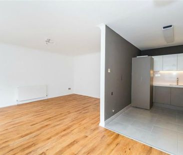 2 bedroom ground floor flat to rent - Photo 1