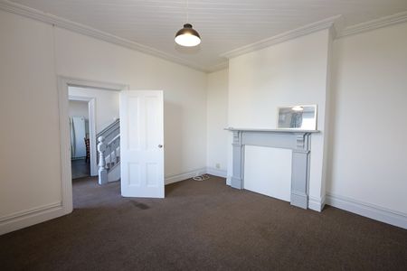 Spacious 4-Bedroom Flat in Prime City Centre Location – Dunedin, 9016 - Photo 2