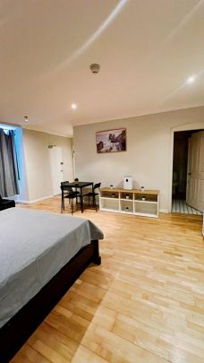 9 Greenknowe Ave-HSA0069, Sydney - Photo 1