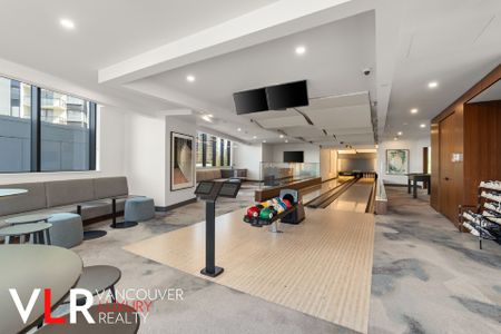 Condo in Burnaby, BC - Photo 5