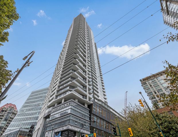 Stunning Fully Furnished 2 Bed/2 Bath Apartment at One Burrard Place - 2 Parking Included | 1289 Hornby Street, Vancouver - Photo 1