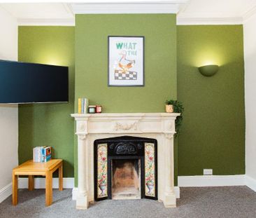 6 bedroom detached house to rent - Photo 3