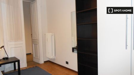 turin, Piedmont 10124 - Photo 2