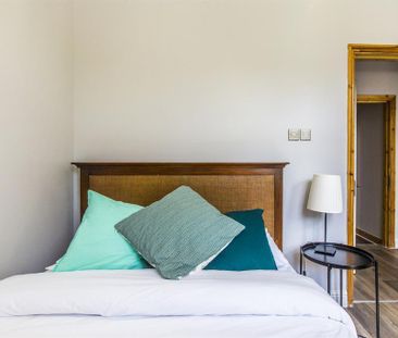 5 bedroom flat to rent - Photo 3