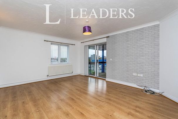 2 bedroom flat to rent - Photo 1