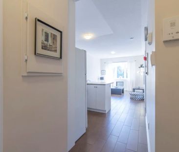 307 Lebreton St South — 1 Bedroom + Den - Photo 3