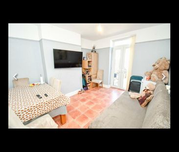 3 Bed Terraced House, Fairfield Road, CH42 - Photo 4