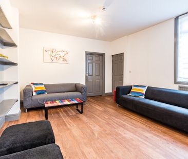 11 Bed Professional HMO, 5 Ensuite Rooms & 3 Communal bathrooms Room 2 - Photo 1