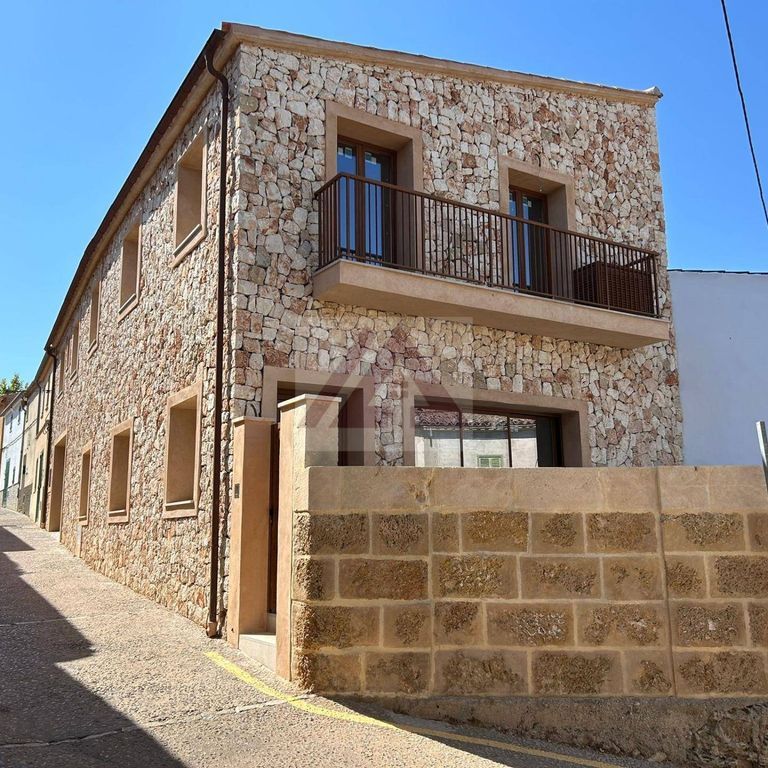 4 room luxury Villa for rent in Llubí, Spain - Photo 1