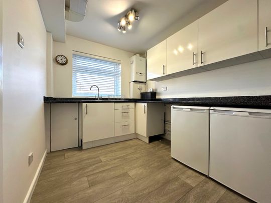 2 bedroom apartment to rent - Photo 1