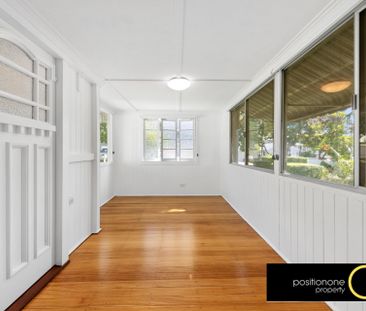 Charming Queenslander With Exceptional Space & Lifestyle Convenience - Photo 2
