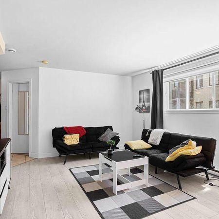 🏡 4 ½ TOUT MEUBLÉ À LOUER — CHOMEDEY, LAVAL 📍 Chomedey, Laval - Photo 3