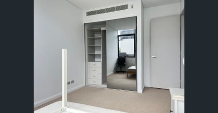 Two Bed Two Bath FULLY FURNISHED Unit in Rosebery - Photo 4