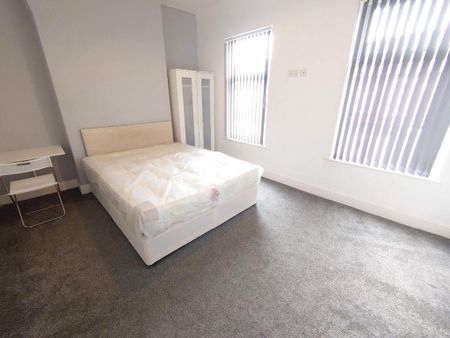 3 bedroom terraced house to rent - Photo 3