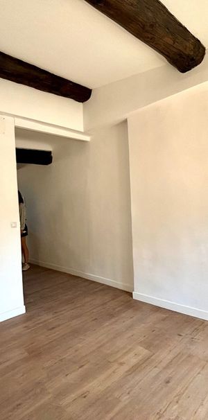 Appartement 1 pièces 27m2 MARSEILLE 7EME 630 euros - Photo 1