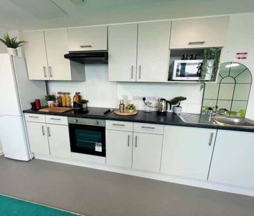 Premier Wet Room Ensuite - Photo 5