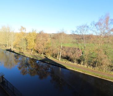 Narrowboat Wharf, LS13 - Photo 3