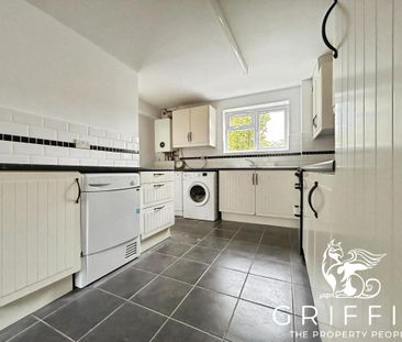 Brundish, Pitsea, Basildon, SS13 - Photo 6