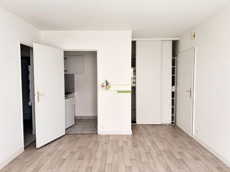 Appartement - 2 pièces - Jaude/Banque de France - Photo 3