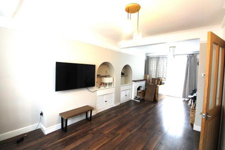3 bedroom terraced house to rent - Photo 4