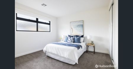 Luxurious 4 Bedroom Townhouse in Prime Doncaster Location! - Photo 4