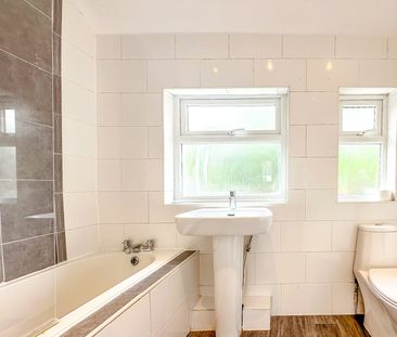 Terraced House to rent on - Photo 2