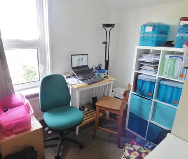 4 bedroom terraced house to rent - Photo 5