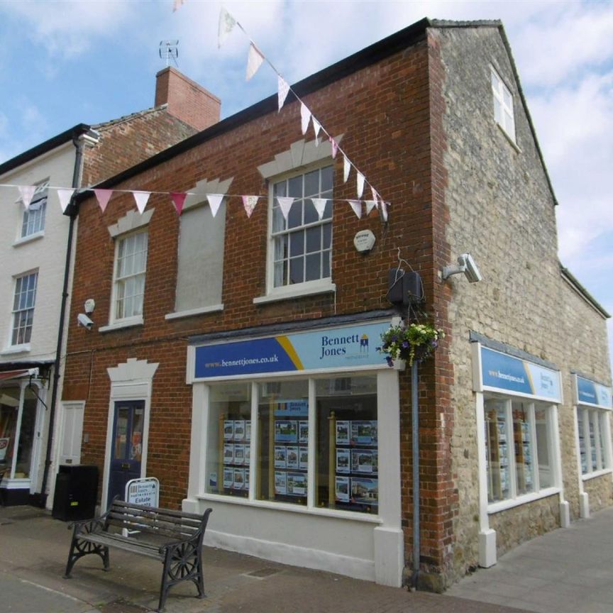 Parsonage Street, Dursley - Photo 1