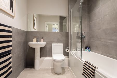 Casa, Abbey Court, Kirkstall, Leeds, LS5 - Photo 2