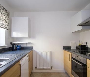 2 bedroom terraced house to rent - Photo 5