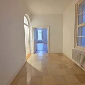 ANNAGASSE | außergewöhnliche 6-Zimmer-Altbauwohnung in historischem Innenstadt-Palais | extraordinary 6-room-apartment in historic downtown mansion - Photo 3